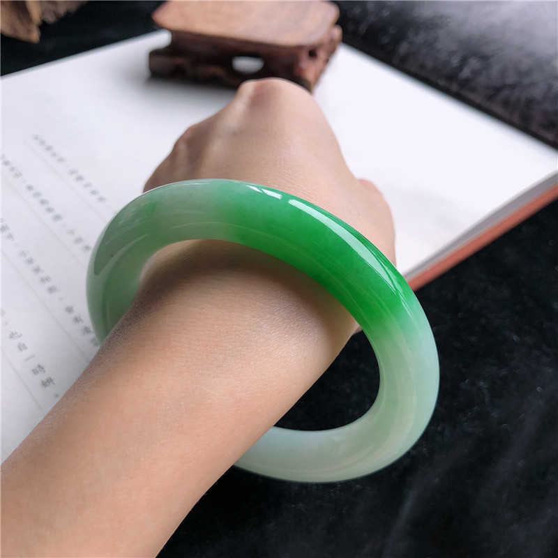 Pulsera de jadeíta birmana nat - Lighting reseña y precio