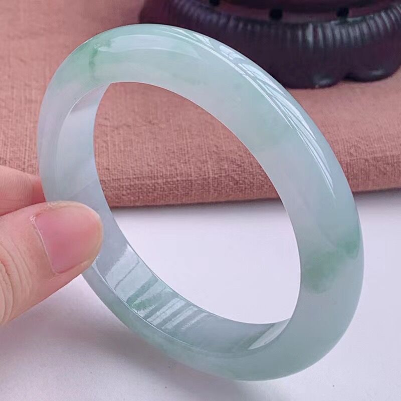 Brazalete de jadeíta de Myanma - Lighting reseña y precio